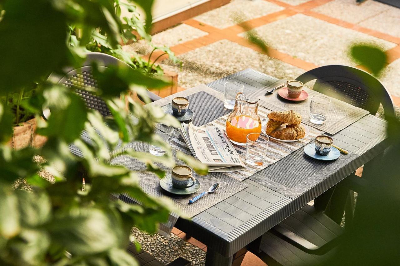 リヴォルノ✦ Garden House In Centro - Free Parking ✦アパートメント エクステリア 写真