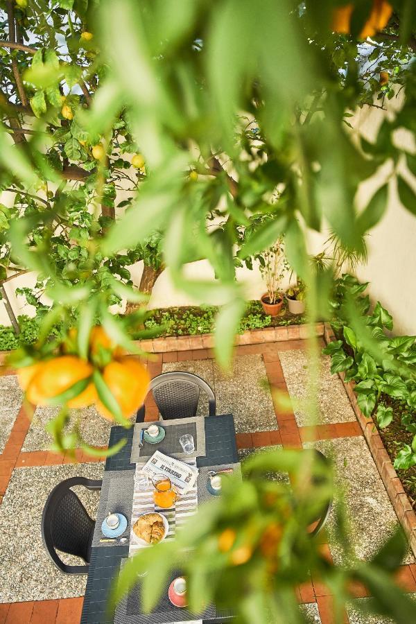 リヴォルノ✦ Garden House In Centro - Free Parking ✦アパートメント エクステリア 写真