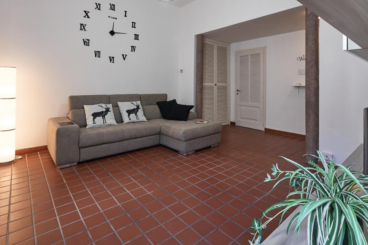 リヴォルノ✦ Garden House In Centro - Free Parking ✦アパートメント エクステリア 写真